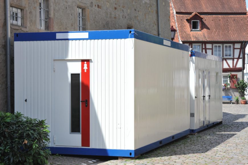 Mobile Container-Chemie-Toilette für Veranstaltungen im Umfeld