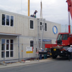 Wir liefern schlüsselfertige Raummodule als Bürogebäude, Schulen, Kindergärten, Baustellenunterkünfte und Spezialcontainer.