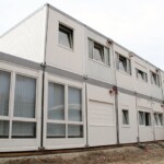 Wir liefern schlüsselfertige Raummodule als Bürogebäude, Schulen, Kindergärten, Baustellenunterkünfte und Spezialcontainer.